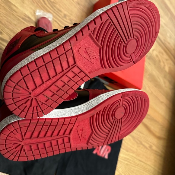 Jordan 1 Varsity ‘85s, size 8M US - Picture 5 of 7